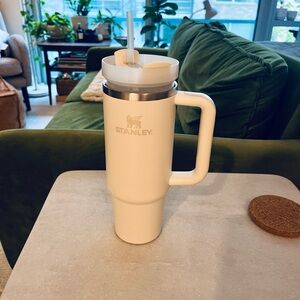Stanley Cup in Cream 30 oz